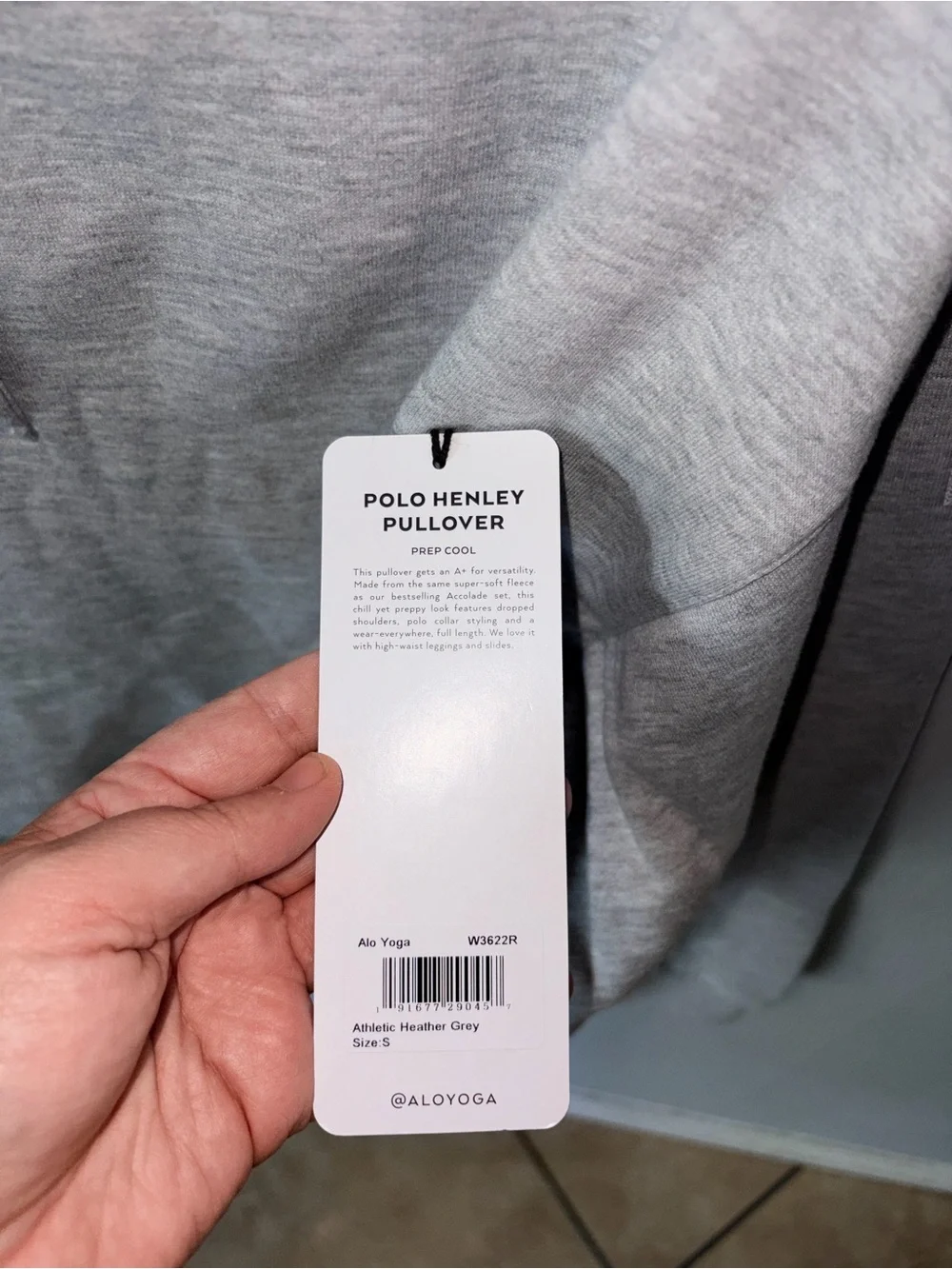 NWT Alo Yoga Polo  Henley Sweatshirt Small Grey Long Sleeve Button Collar Logo